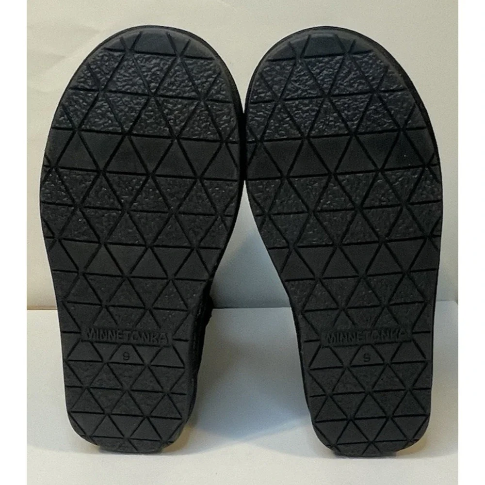 Minnetonka women faux